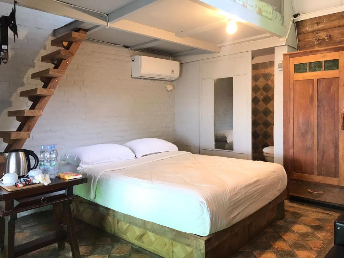 Villa Isabella Putri B&B Jepara Exterior foto