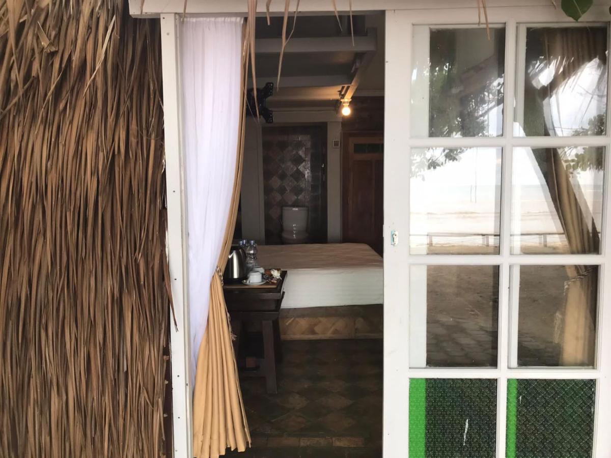 Villa Isabella Putri B&B Jepara Exterior foto