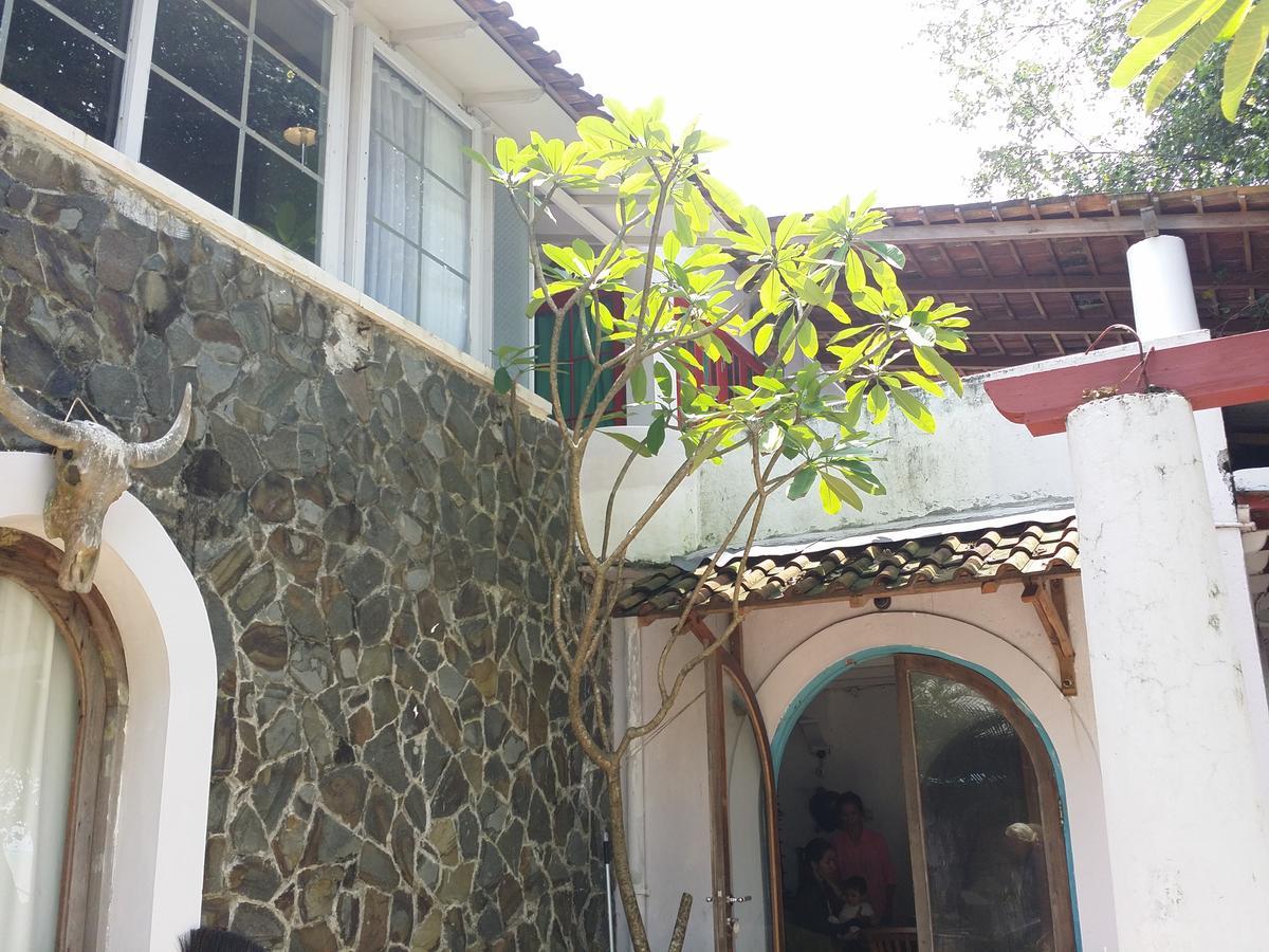Villa Isabella Putri B&B Jepara Exterior foto