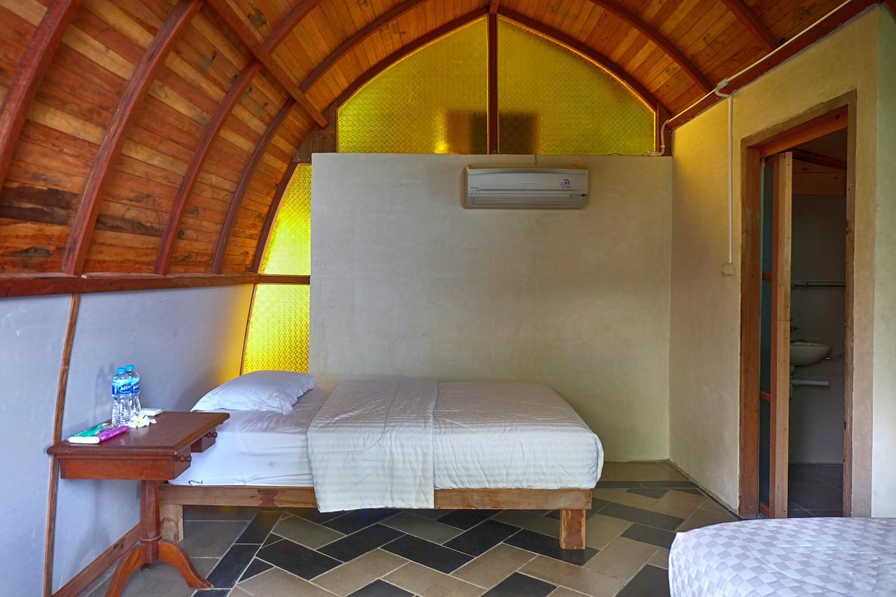 Villa Isabella Putri B&B Jepara Exterior foto