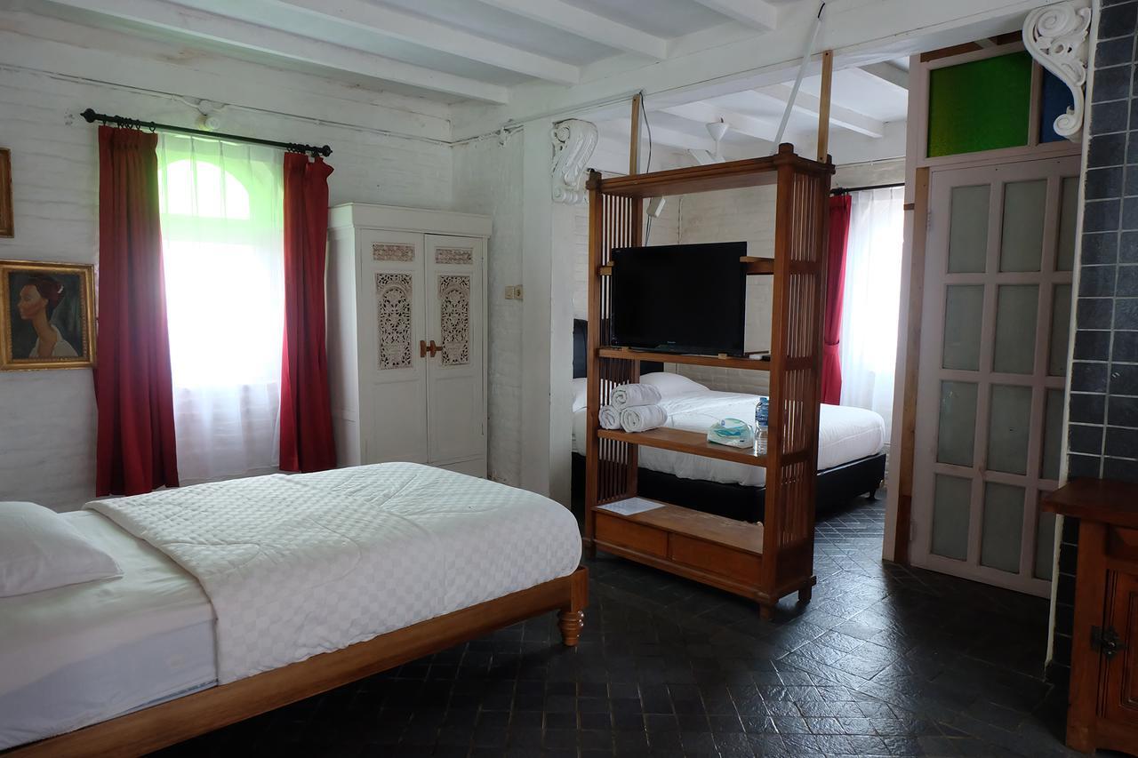 Villa Isabella Putri B&B Jepara Exterior foto