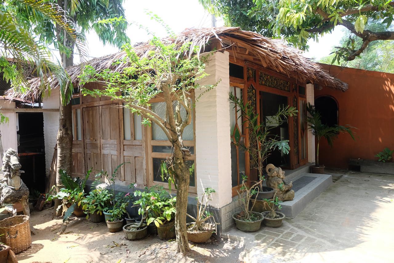 Villa Isabella Putri B&B Jepara Exterior foto