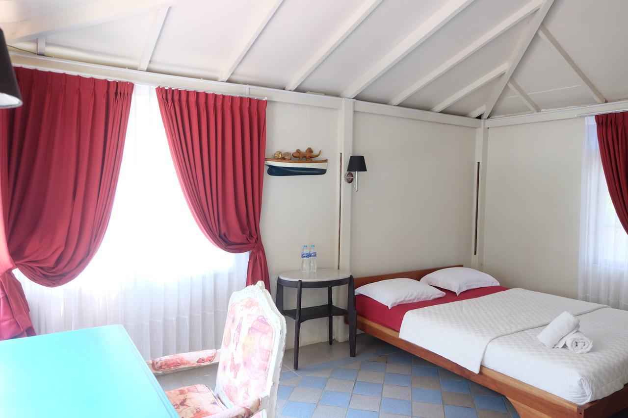 Villa Isabella Putri B&B Jepara Exterior foto