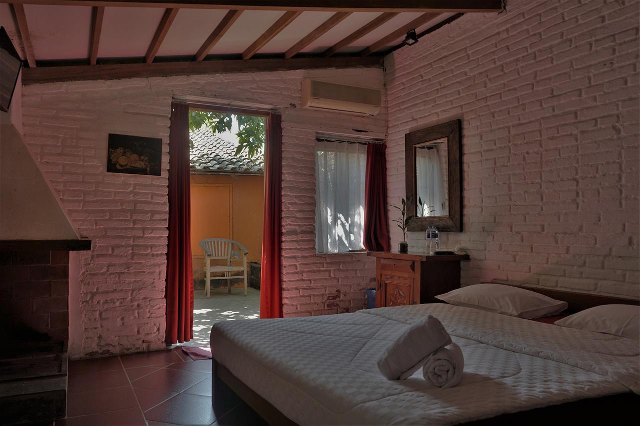 Villa Isabella Putri B&B Jepara Exterior foto