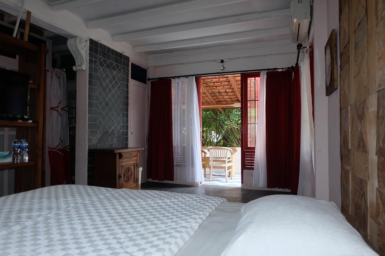 Villa Isabella Putri B&B Jepara Exterior foto