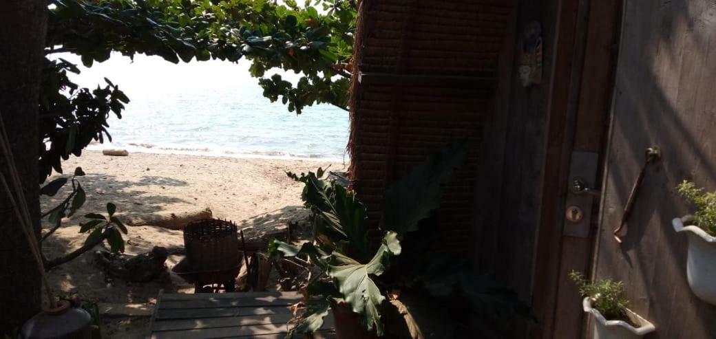 Villa Isabella Putri B&B Jepara Exterior foto